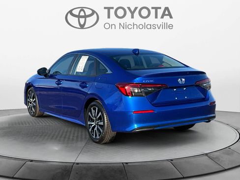 Used 2022 Honda Civic EX image 4