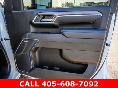 Used 2025 Chevrolet Silverado 3500 LTZ w/ LTZ Convenience Package AWD/4WD image 22