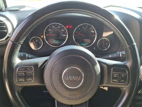 Used 2018 Jeep Wrangler Unlimited Sahara w/ Connectivity Group image 20