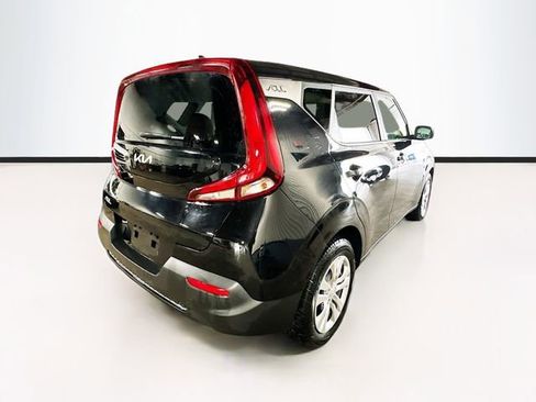 Used 2022 Kia Soul LX image 7
