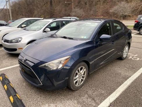 Used 2017 Toyota Yaris iA image 1