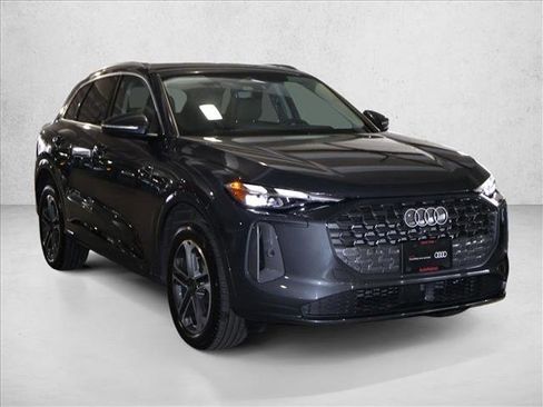 Used 2025 Audi Q5 Premium w/ Convenience Package AWD/4WD image 3