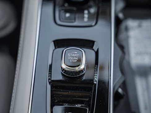 New 2026 Volvo XC90 B6 Ultra w/ Lounge Package image 24