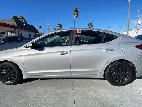Used 2019 Hyundai Elantra SE w/ Cargo Package FWD image 15