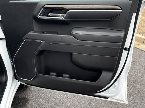 Certified 2025 GMC Sierra 1500 Elevation image 16