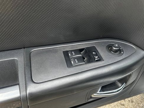 Used 2013 Dodge Challenger SXT image 10