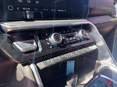 Used 2024 GMC Sierra 1500 Denali Ultimate AWD/4WD image 17