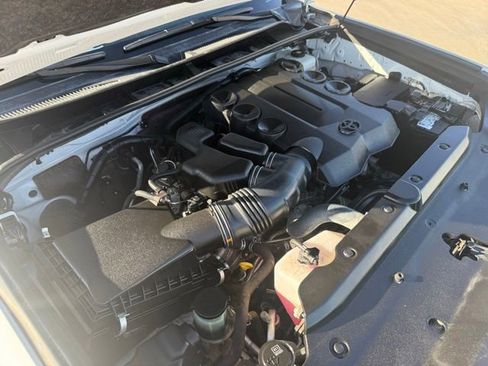 Used 2019 Toyota 4Runner TRD Off-Road AWD/4WD image 43