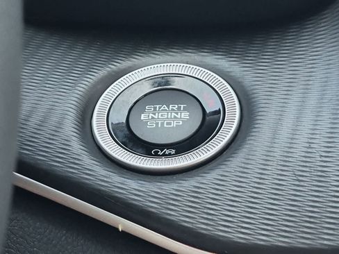 Used 2023 Jeep Grand Cherokee Laredo RWD image 16