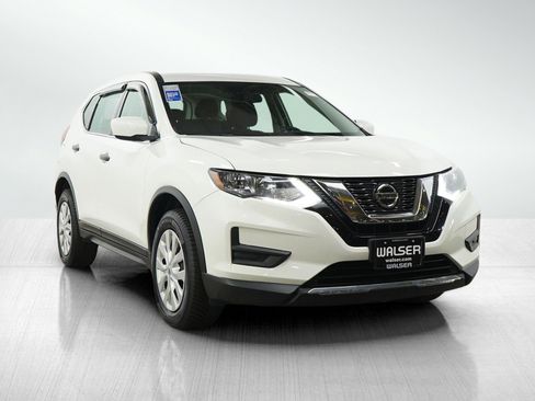 Used 2019 Nissan Rogue S AWD/4WD image 2