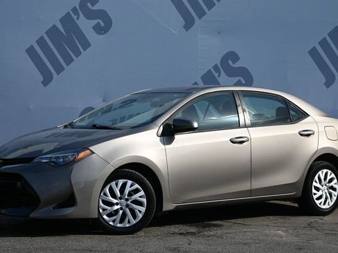 Used 2019 Toyota Corolla LE FWD image 1