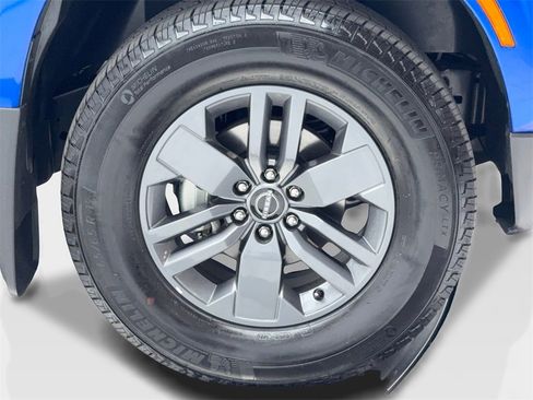 Used 2025 Nissan Frontier SV image 52