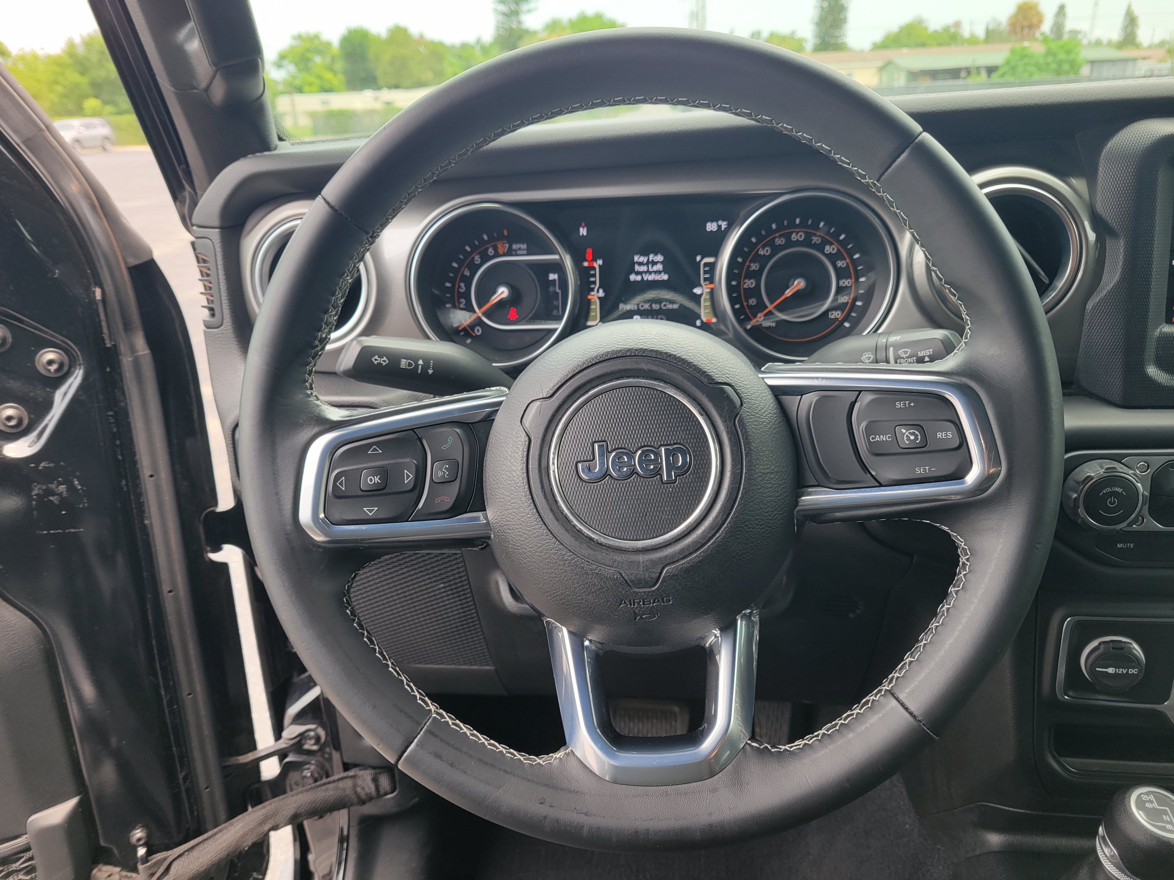 Used 2020 Jeep Wrangler Unlimited Sahara AWD/4WD image 16