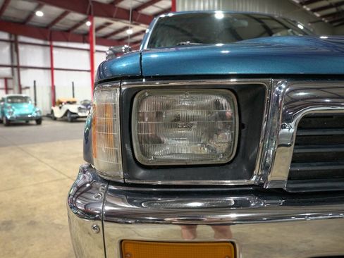 Used 1991 Toyota 4Runner SR5 AWD/4WD image 34