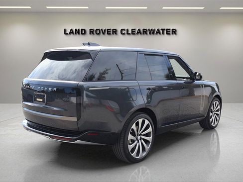 New 2025 Land Rover Range Rover SE image 5