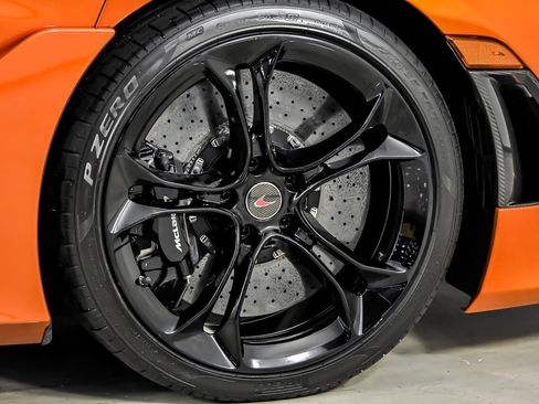 Used 2018 McLaren 720S Performance RWD image 19