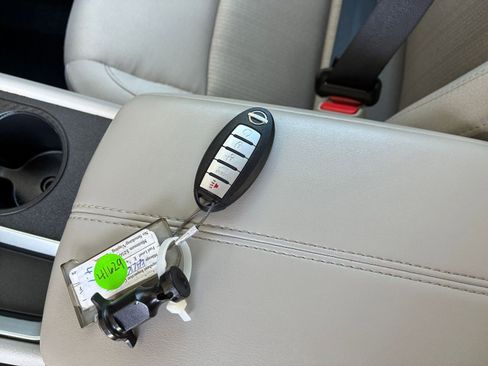 Used 2025 Nissan Altima 2.5 SV FWD image 21
