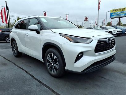 New 2025 Toyota Highlander XLE