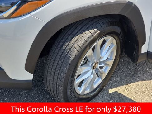 Used 2024 Toyota Corolla Cross LE AWD/4WD image 36
