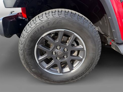 Used 2020 Jeep Gladiator Overland image 9