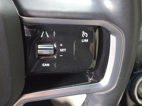 Used 2022 Land Rover Range Rover Velar S image 25