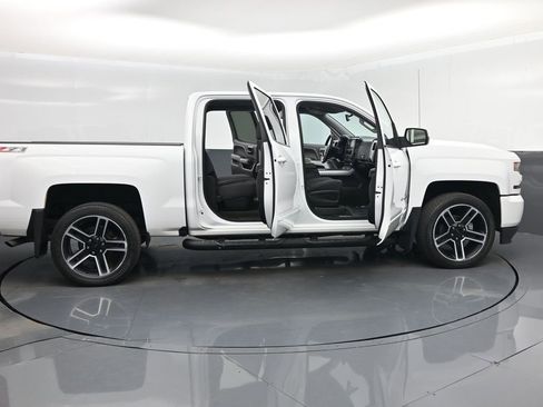 Used 2017 Chevrolet Silverado 1500 LT w/ LPO, Black Pack image 60