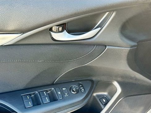 Used 2018 Honda Civic EX image 17