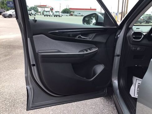 New 2026 Chevrolet TrailBlazer LT w/ Driver Confidence Package FWD image 8
