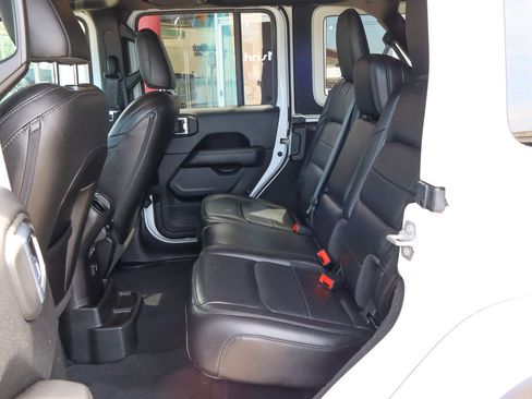 Used 2021 Jeep Wrangler Unlimited Sahara image 8