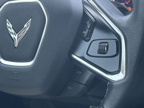 Used 2022 Chevrolet Corvette Stingray Convertible w/ Z51 Performance Package RWD image 13