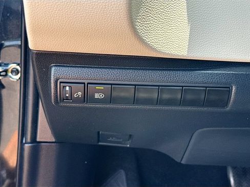 Used 2023 Toyota Corolla LE FWD image 10