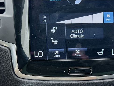 Used 2021 Volvo XC90 T6 Momentum image 20