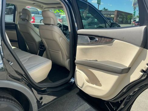 Used 2017 Lincoln MKX Reserve AWD/4WD image 9