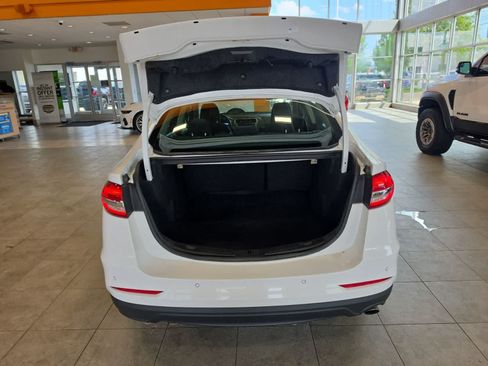 Used 2020 Ford Fusion SE FWD image 28