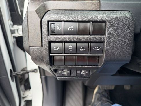 Used 2024 Toyota Tacoma Limited w/ Limited Package (LT) AWD/4WD image 30