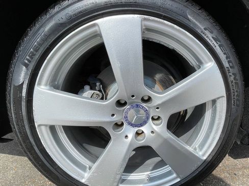 Used 2010 Mercedes-Benz E 350 Sedan w/ Premium 1 Pkg image 17