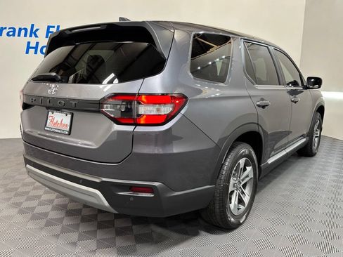 Certified 2025 Honda Pilot EX-L image 6