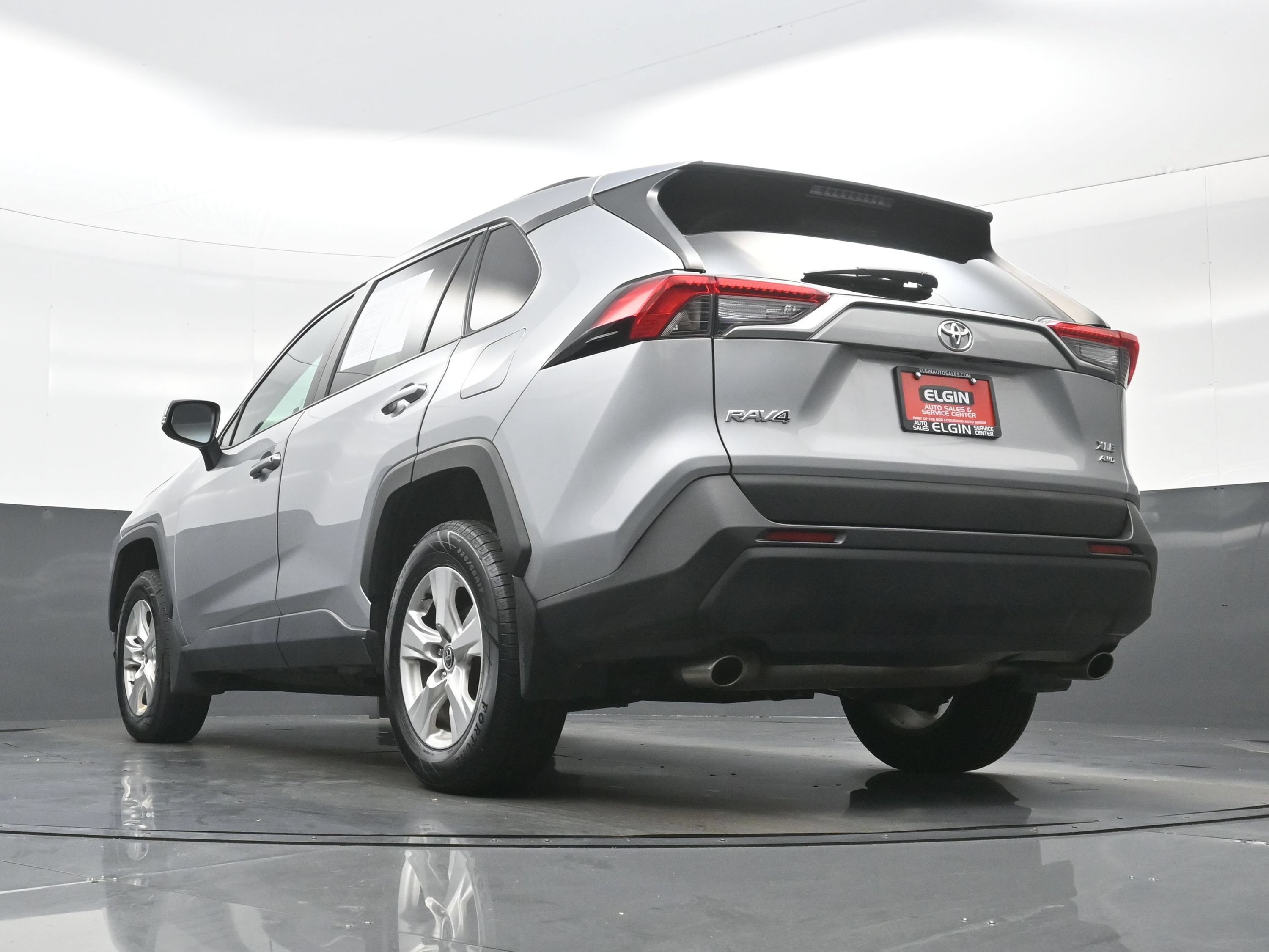 Used 2021 Toyota RAV4 XLE AWD/4WD image 28