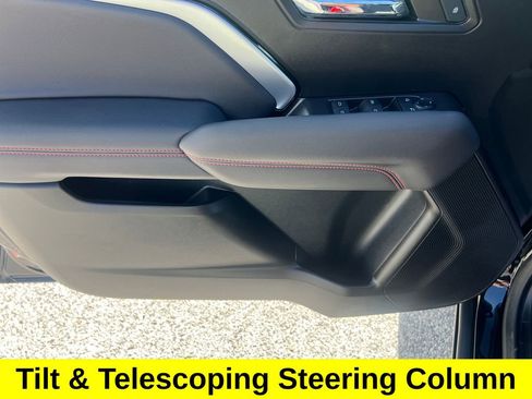 Used 2024 Chevrolet Colorado Z71 w/ Z71 Convenience Package 2 image 11