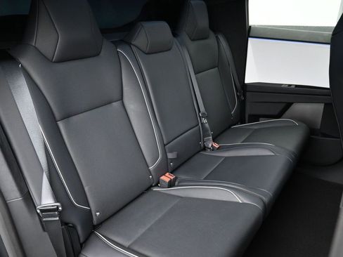 Used 2024 Tesla Cybertruck AWD Crew Cab image 23