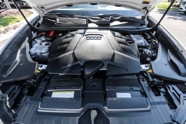 Used 2019 Audi Q8 Premium w/ Convenience Package AWD/4WD image 71