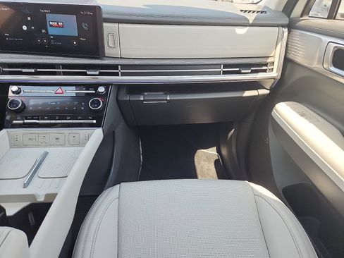 Used 2025 Hyundai Santa Fe Calligraphy AWD/4WD image 11