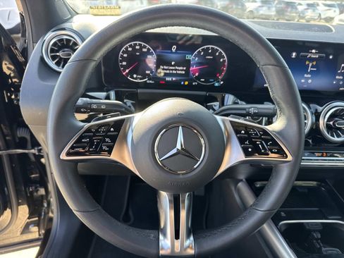 Used 2025 Mercedes-Benz GLA 250 image 21