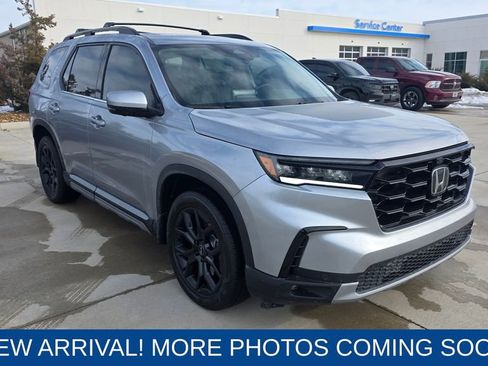 Used 2025 Honda Pilot Elite image 7