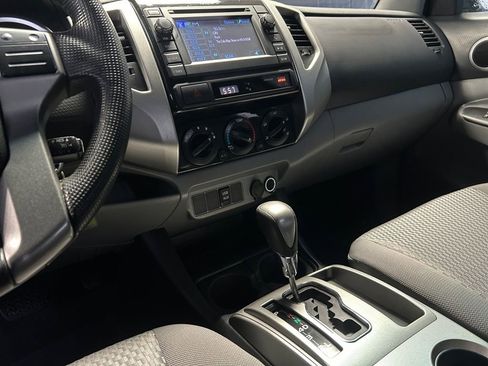 Used 2013 Toyota Tacoma PreRunner w/ SR5 Pkg image 20