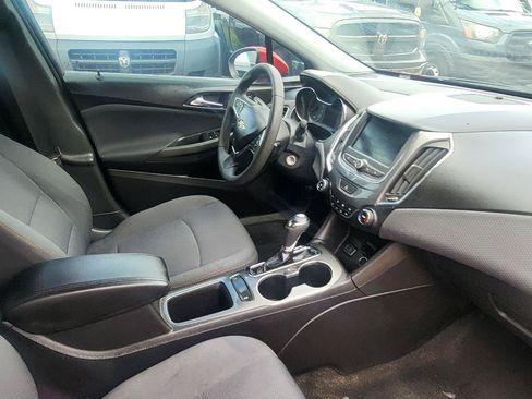 Used 2019 Chevrolet Cruze LS w/ LS Convenience Package FWD image 6