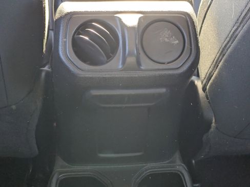 Used 2019 Jeep Wrangler Sport image 13