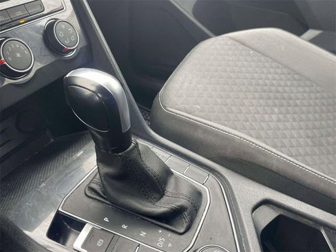 Used 2021 Volkswagen Tiguan S image 29