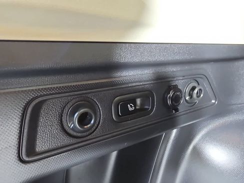 Used 2023 Subaru Forester Limited image 24