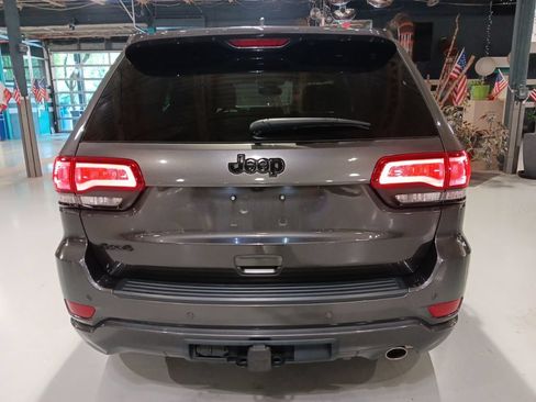 Used 2020 Jeep Grand Cherokee Altitude AWD/4WD image 12